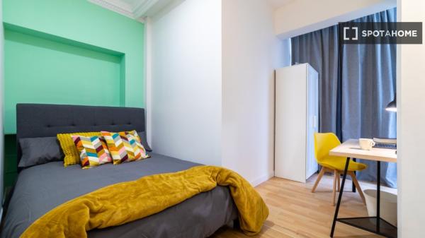 Habitación en piso compartido en alquiler en Castillejos, Madrid