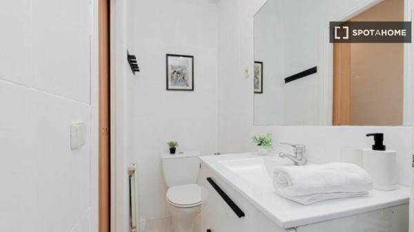 Apartamento de 2 dormitorios en alquiler en Trafalgar, Madrid