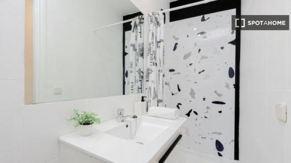 Apartamento de 2 dormitorios en alquiler en Trafalgar, Madrid