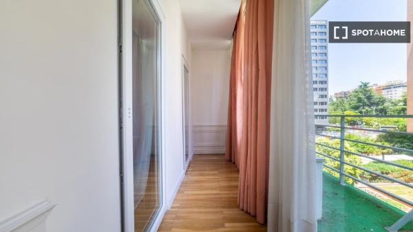 Chambre en colocation à louer à Castillejos, Madrid