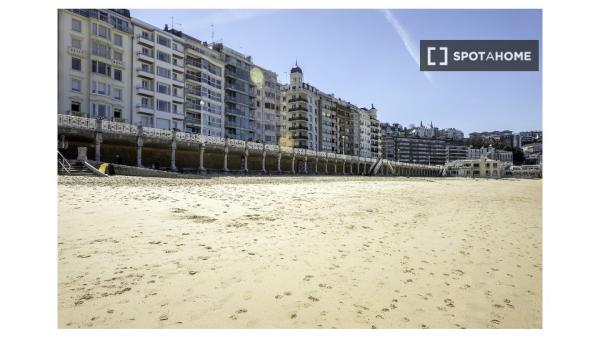 Piso de 2 habitaciones en alquiler en el Centro de San Sebastián