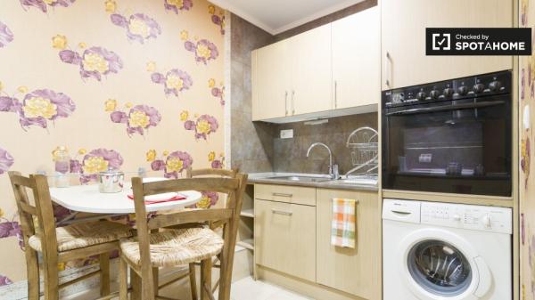 Gemütliches Zimmer in 7-Zimmer-Haus in Abando, Bilbao