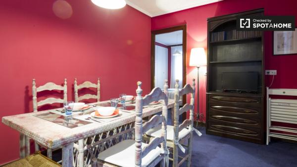 Gemütliches Zimmer in 7-Zimmer-Haus in Abando, Bilbao