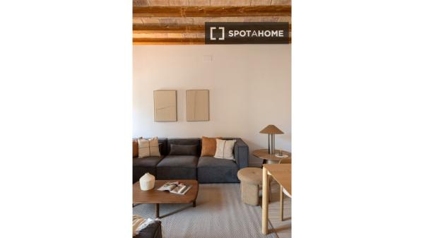 Apartamento de 2 dormitorios en alquiler en El Raval, Barcelona