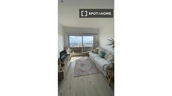 Habitación en piso compartido en Sant Adrià de Besòs.