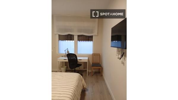 Pokój we wspólnym mieszkaniu w Madrycie