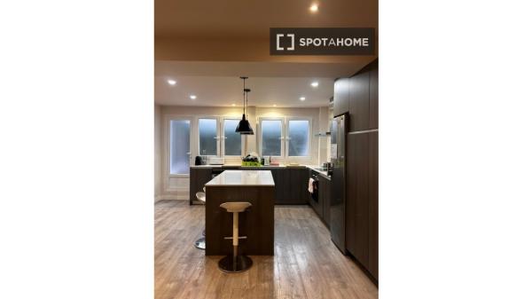 Pokój we wspólnym mieszkaniu w Madrycie