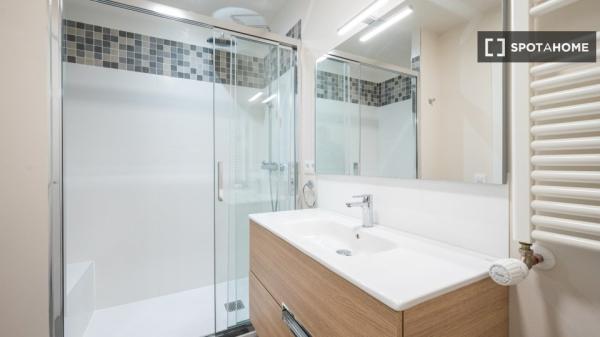 Pokój we wspólnym mieszkaniu w Madrycie