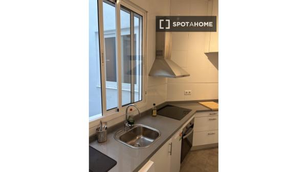 Do wynajęcia apartament z 1 sypialnią w San Gil, Sewilla