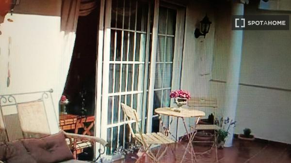 Zimmer in einer Wohngemeinschaft in La Raiosa, Valencia zu vermieten