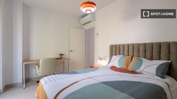 Piso de 2 dormitorios en alquiler en El Cerro, Sevilla