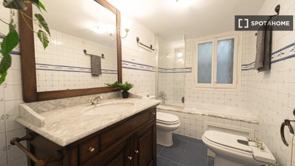 Pokój we wspólnym mieszkaniu w Barcelonie