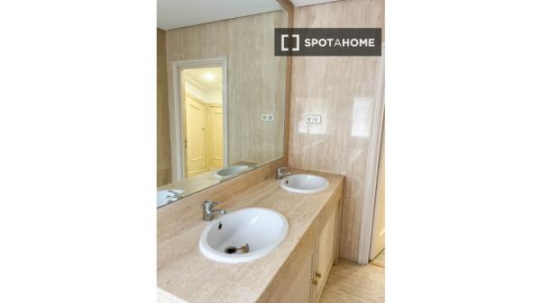 Studio do wynajęcia w Castilla, Madryt