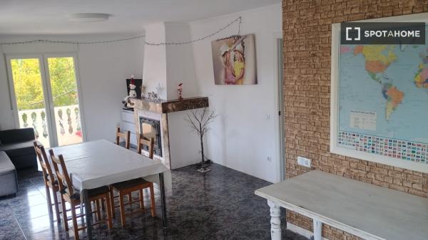 Room in shared flat for rent in Olivella, Barcelona