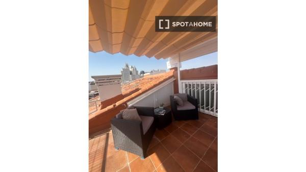 Piso de 2 habitaciones en alquiler en Chueca, Madrid.