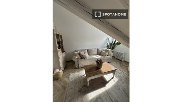 Piso de 2 habitaciones en alquiler en Chueca, Madrid.