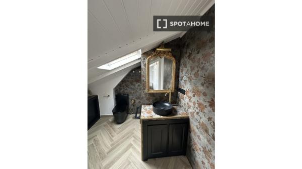 Piso de 2 habitaciones en alquiler en Chueca, Madrid.