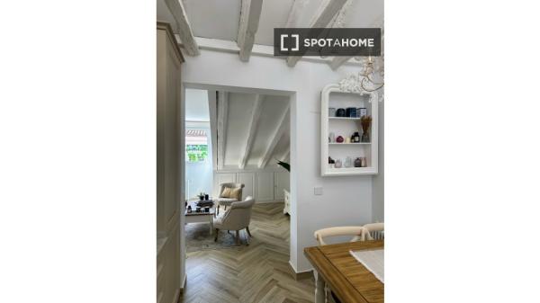 Piso de 2 habitaciones en alquiler en Chueca, Madrid.