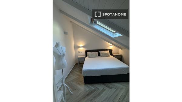 Piso de 2 habitaciones en alquiler en Chueca, Madrid.