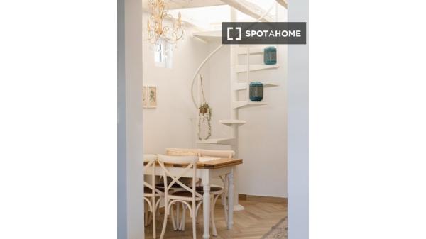 Piso de 2 habitaciones en alquiler en Chueca, Madrid.