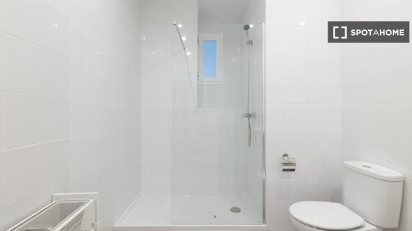 Habitación en piso compartido de 7 habitaciones en alquiler en Valencia