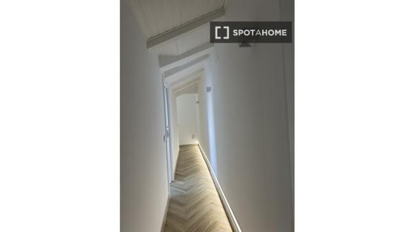 Piso de 2 habitaciones en alquiler en Chueca, Madrid.