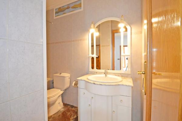 Chalet adosado en calle Reyes Católicos, 21