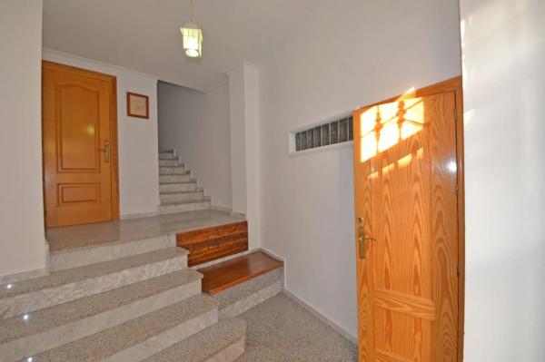 Chalet adosado en calle Reyes Católicos, 21