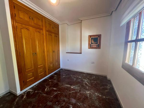 Chalet pareado en calle Maestro Granados