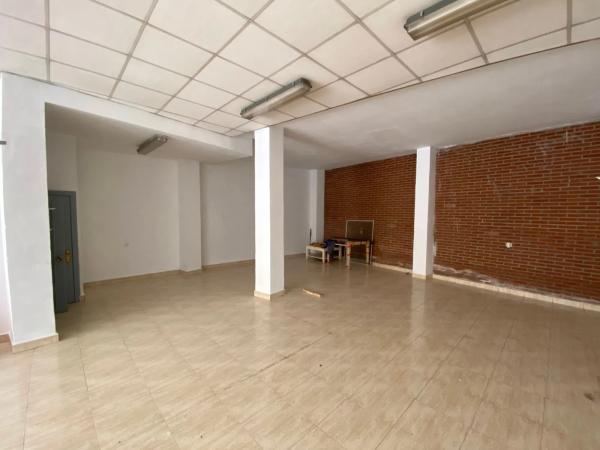 Chalet pareado en calle Maestro Granados