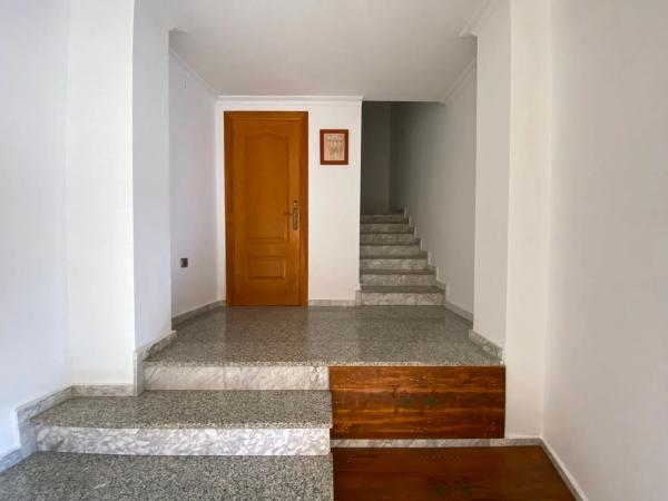 Chalet pareado en calle Maestro Granados