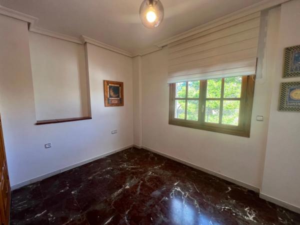 Chalet pareado en calle Maestro Granados