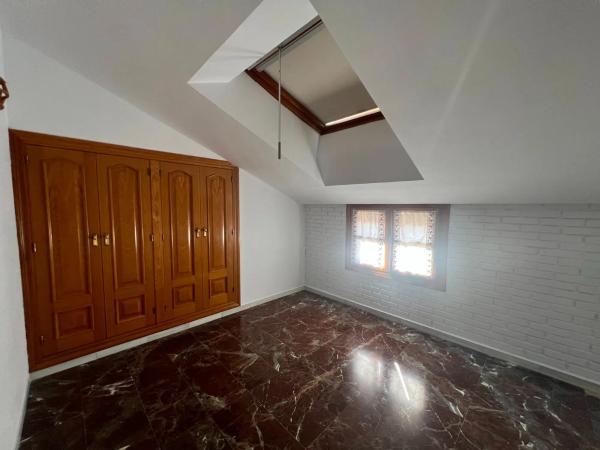 Chalet pareado en calle Maestro Granados