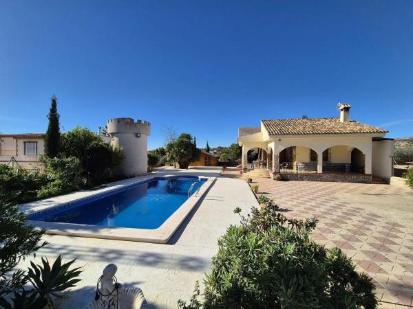 Casa independiente en Pd Lomas Gp.2