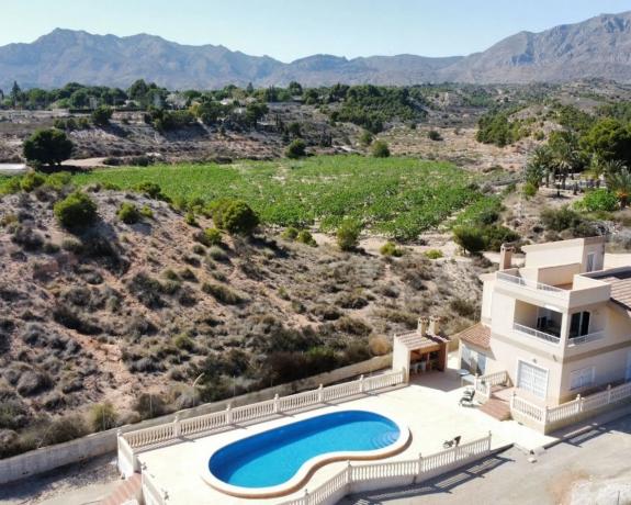 Casa independiente en calle Fortuna s/n