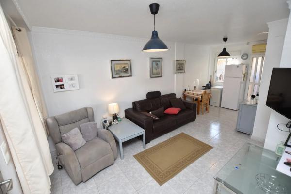 Chalet pareado en calle Manuel de Falla, 145