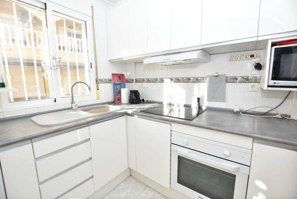 Chalet pareado en calle Manuel de Falla, 145