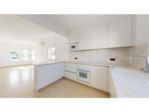 Casa independiente en calle Países Bajos