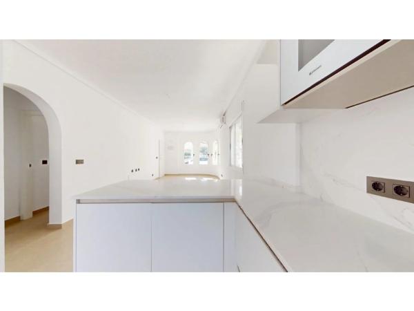 Casa independiente en calle Países Bajos