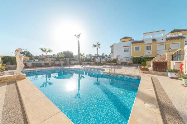 Chalet adosado en CL Manuel De Falla-montemar