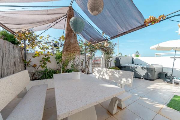 Chalet adosado en CL Manuel De Falla-montemar