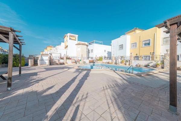 Chalet adosado en CL Manuel De Falla-montemar