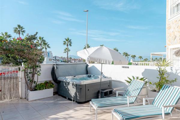 Chalet adosado en CL Manuel De Falla-montemar