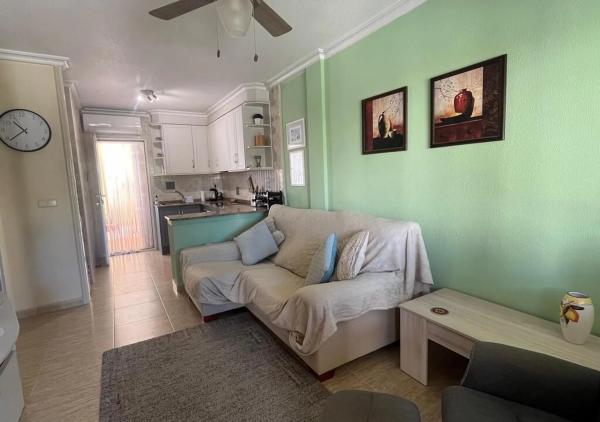 Chalet pareado en calle Salvador Dalí