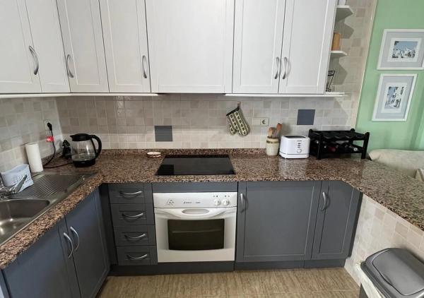 Chalet pareado en calle Salvador Dalí