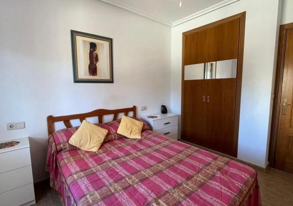 Chalet pareado en calle Salvador Dalí