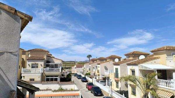 Chalet pareado en calle Jorge Luis Borges