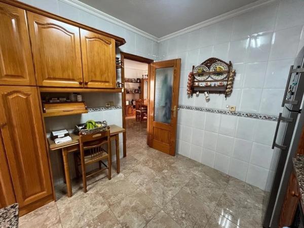 Chalet adosado en calle Miguel Hernández