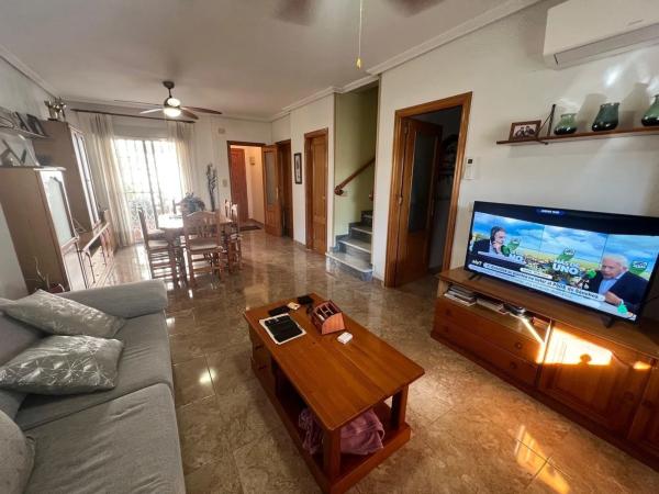 Chalet adosado en calle Miguel Hernández