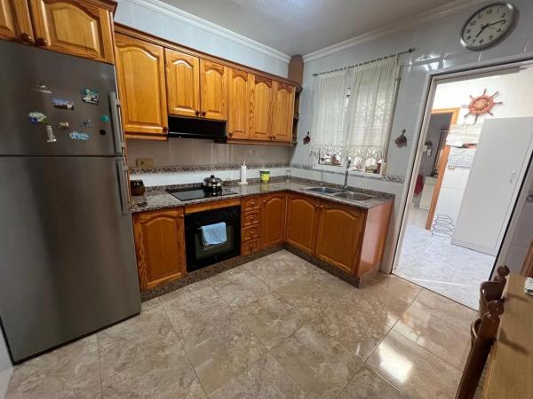 Chalet adosado en calle Miguel Hernández